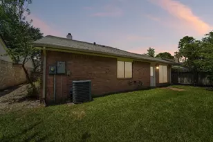 2015 Creek Valley Ln, Sugar Land, TX 77478 - Photo 32