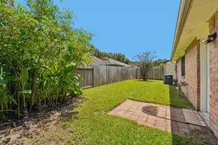 2015 Creek Valley Ln, Sugar Land, TX 77478 - Photo 34