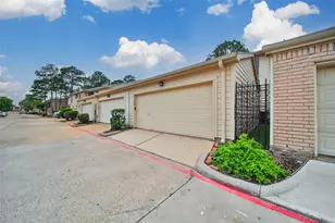 800 Country Pl Dr, Houston, TX 77079 - Photo 36