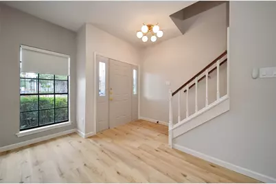 800 Country Place Drive #302, Houston, TX 77079 - Photo 18