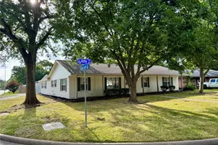 1907 Amy Dr, Baytown, TX 77520 - Photo 2