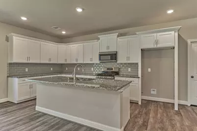 10473 Valley Drive N, Willis, TX 77318 - Photo 28