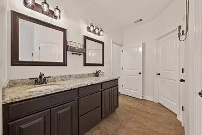 14063 Belmont Circle, Mont Belvieu, TX 77523 - Photo 22
