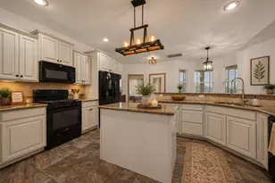 14063 Belmont Cir, Mont Belvieu, TX 77523 - Photo 8