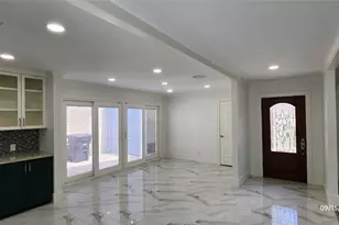 2230 Ashford Hollow Ln, Houston, TX 77077 - Photo 2