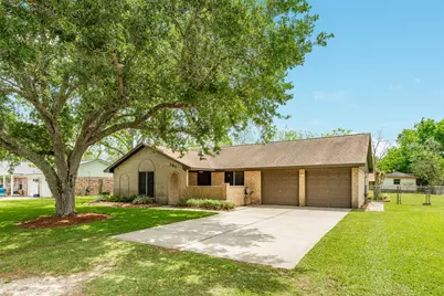 131 Singleton Street, Jones Creek, TX 77541 - Photo 28