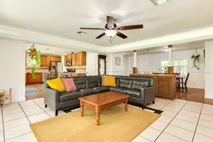 303 Southern Oaks Dr, Lake Jackson, TX 77566 - Photo 8