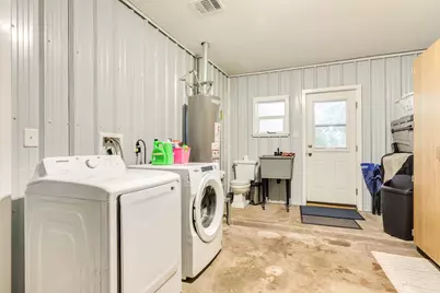 303 Southern Oaks Dr, Lake Jackson, TX 77566 - Photo 20