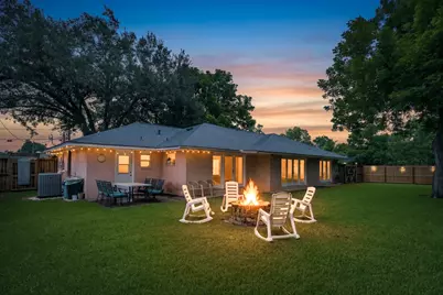 303 Southern Oaks Dr, Lake Jackson, TX 77566 - Photo 22