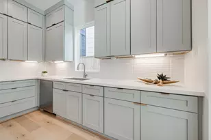 2015 Hopkins St, Houston, TX 77006 - Photo 10