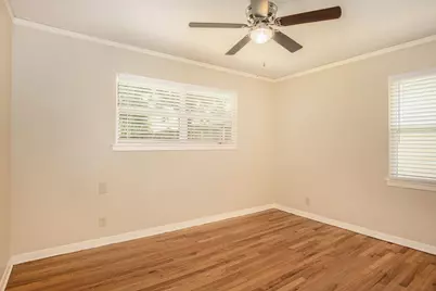 4602 Kinglet Street, Houston, TX 77035 - Photo 10