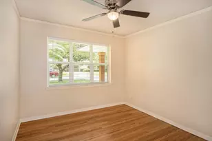 4602 Kinglet St, Houston, TX 77035 - Photo 8