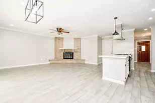 14646 Dartwood Dr, Houston, TX 77049 - Photo 4