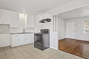 612 Marshall Rd, Angleton, TX 77515 - Photo 4