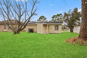 612 Marshall Rd, Angleton, TX 77515 - Photo 10