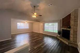 1202 Manorglen Dr, Missouri City, TX 77489 - Photo 2