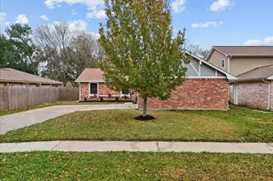 4903 Ripple Creek Dr, Baytown, TX 77521 - Photo 2