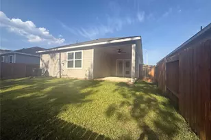 15415 Maple Ter Dr, Conroe, TX 77303 - Photo 2