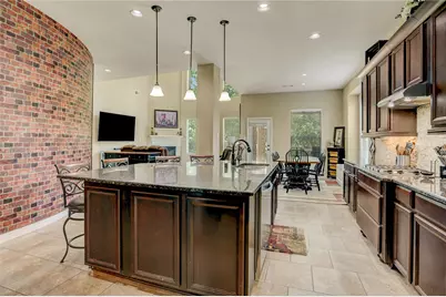 7018 Fall Creek Lane, Missouri City, TX 77459 - Photo 8