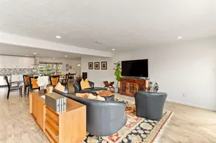 201 Southern Oaks Dr, Lake Jackson, TX 77566 - Photo 14