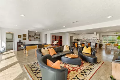 201 Southern Oaks Drive, Lake Jackson, TX 77566 - Photo 2