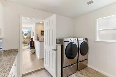 201 Southern Oaks Drive, Lake Jackson, TX 77566 - Photo 24