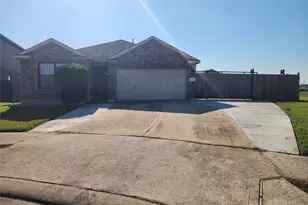 9002 St Laurent Ln, Houston, TX 77044 - Photo 2
