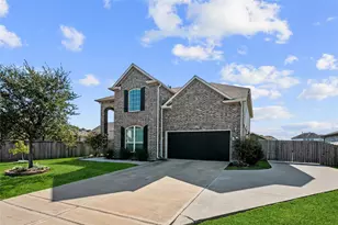 13814 Evert Ct, Mont Belvieu, TX 77523 - Photo 2