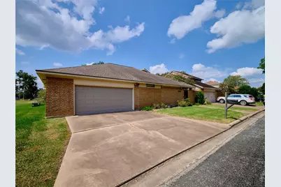 1520 Crestmont Street, Wharton, TX 77488 - Photo 4