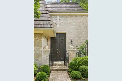9623 Longmont Drive, Houston, TX 77063 - Photo 46
