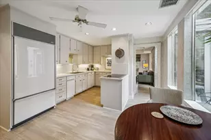 9623 Longmont Dr, Houston, TX 77063 - Photo 22