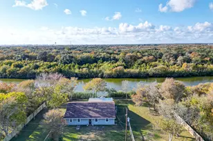 1910 Duncan Dr, Oyster Creek, TX 77541 - Photo 32