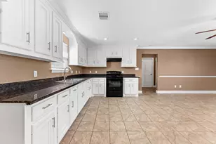 8221 Brockton St, Houston, TX 77017 - Photo 10