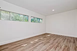 5609 Denmark St, Houston, TX 77028 - Photo 10