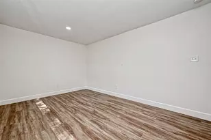 5609 Denmark St, Houston, TX 77028 - Photo 8