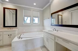 8906 Lakeshore Bend Dr, Houston, TX 77080 - Photo 20