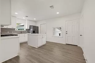 1202 N Roberson St, Conroe, TX 77301 - Photo 12