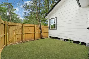 1202 N Roberson St, Conroe, TX 77301 - Photo 34