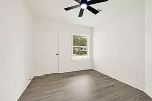 1202 N Roberson St, Conroe, TX 77301 - Photo 32