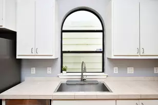 223 W 26th St, Houston, TX 77008 - Photo 16