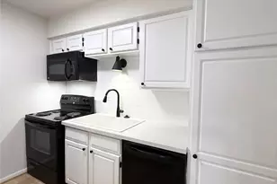 1860 White Oak Dr, Houston, TX 77009 - Photo 12