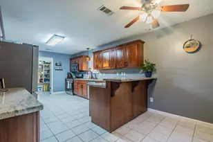 2304 Caroline St, Dickinson, TX 77539 - Photo 8