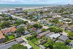 2212 32nd St, Galveston, TX 77550 - Photo 30