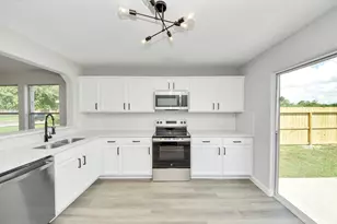 1718 Peyton Circle Court, Houston, TX 77049 - Photo 10