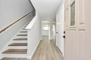 1718 Peyton Circle Court, Houston, TX 77049 - Photo 2