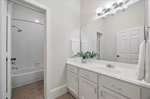 517 E 11th St, Houston, TX 77008 - Photo 6