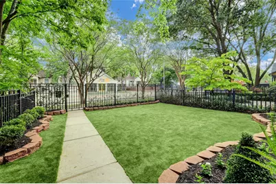 517 E 11th Street, Houston, TX 77008 - Photo 2
