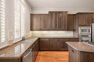 1650 Bonnie Brae St, Houston, TX 77006 - Photo 4