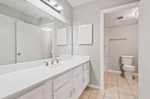 9809 Richmond Ave, Houston, TX 77042 - Photo 20