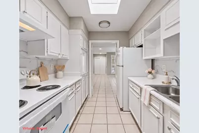 9809 Richmond Avenue #E14, Houston, TX 77042 - Photo 6